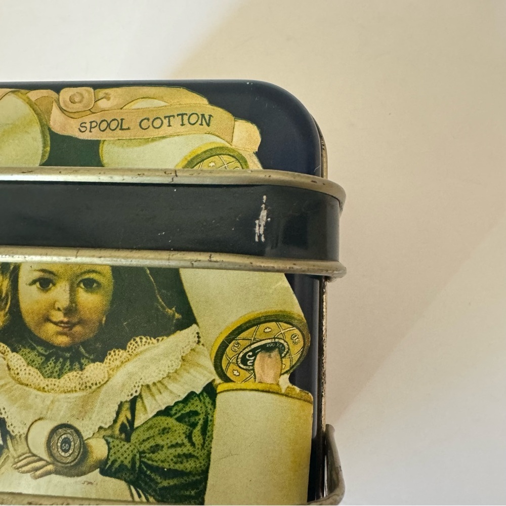 J & P COATS Vintage Tin Sewing Thread Box - Picture 10 of 15